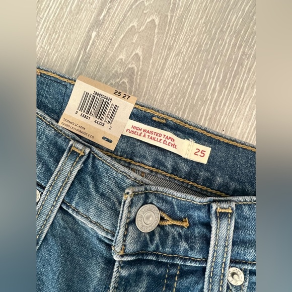 BRAND NEW (with tags) Levi’s High Waisted Taper Jeans - Picture 10 of 12
